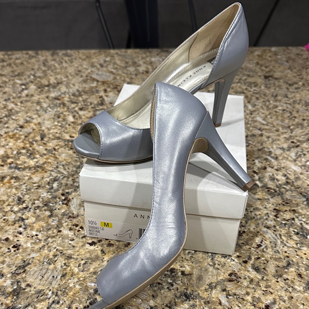 Anne Klein Women's Metallic Grey Leather Peep-Toe Heels